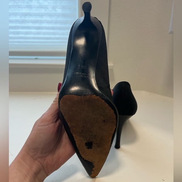 Gucci monogram black pumps 6.5 - Picture 6 of 9